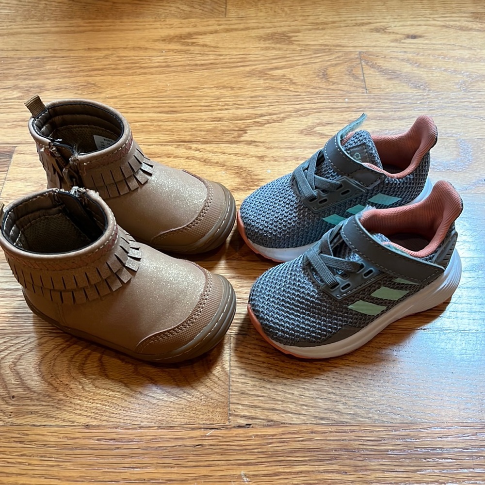 Size 4 lot of baby girl shoes